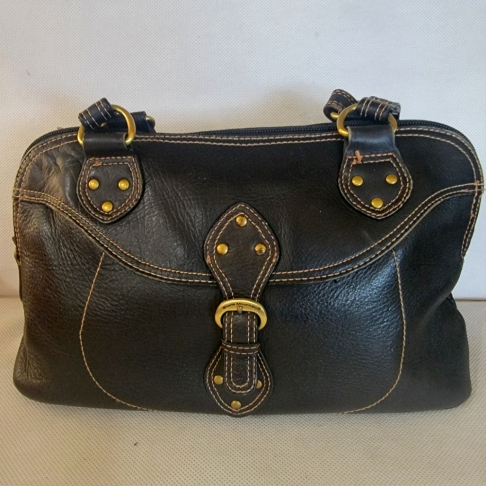 STONE MOUNTAIN BLACK LEATHER DOUBLE STRAP SHOULDER BAG‎